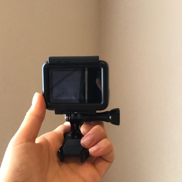 GoPro 7 Silver - Picture 2 of 3